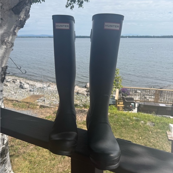 Hunter Classic Black Waterproof Boots - Picture 1 of 6